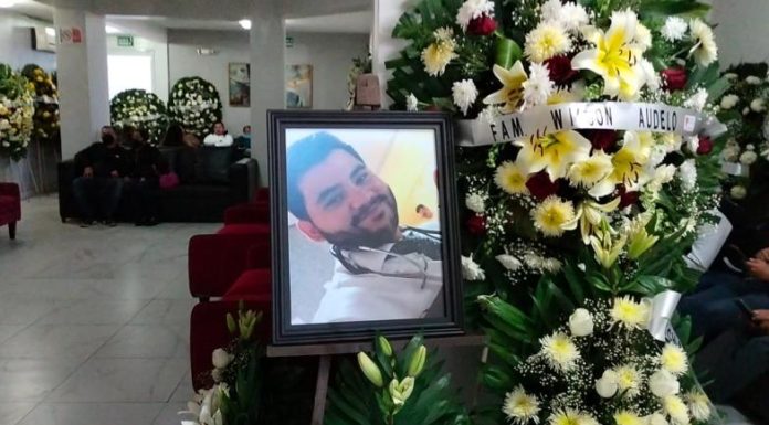 Dan el último adiós al doctor Carlos Ríos