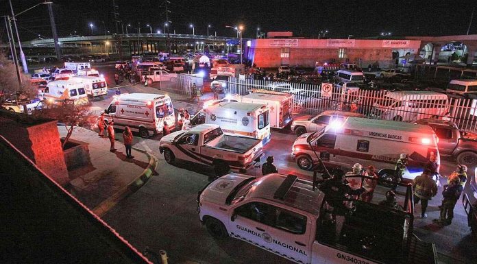 Detienen a 3 funcionarios de migración por incendio en Ciudad Juárez