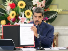 Maduro firma ley para quitar bienes a corruptos y narcotraficantes