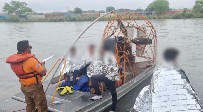 Rescata INM a migrante con 9 meses de embarazo y a 3 niños en Río Bravo