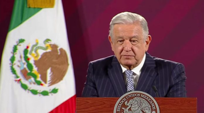 Anuncian aumento del 8.2% a salarios de maestros; ‘ningún ganará menos de 16 mil pesos’