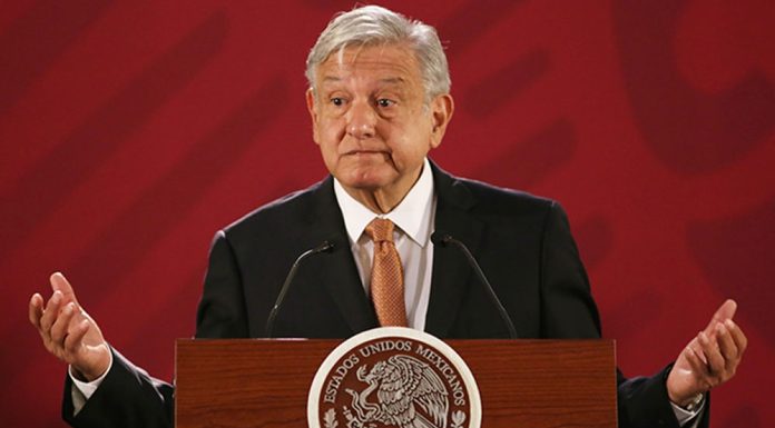 Congreso de Perú aprueba declarar a AMLO como persona non grata