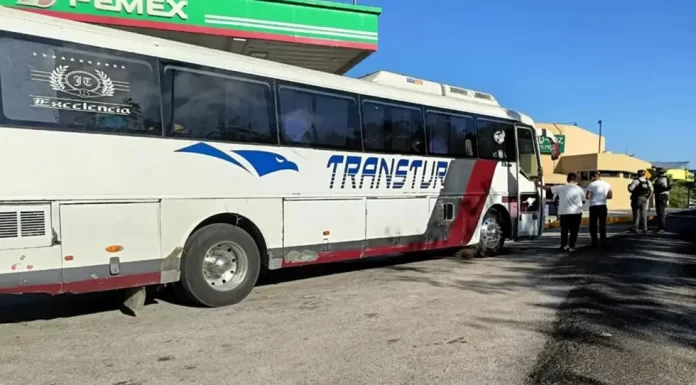 Localizan a 9 de los 50 migrantes secuestrados en SLP; autobús fue abandonado en NL