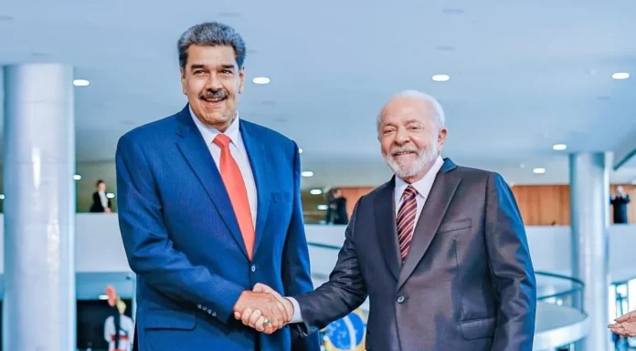 Lula recibe a Maduro en Brasilia con honores de Estado