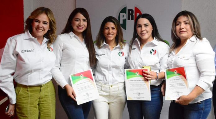 Sylvana Beltrones toma protesta a nuevos perfiles para el PRI en Nogales