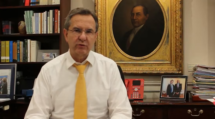 «Vulgares y racistas», dichos de Kennedy: embajador de México difunde carta enviada al senador republicano