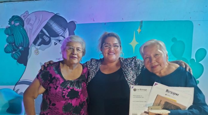 ABUELITAS DE INAPAM SON RECONOCIDAS EN FESTIVAL LITERARIO