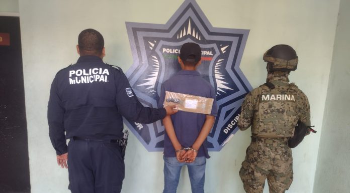 APREHENDE POLICÍA MUNICIPAL Y MARINA A DOS PRESUNTOS POR PORTACIÓN DE ARMA BLANCA
