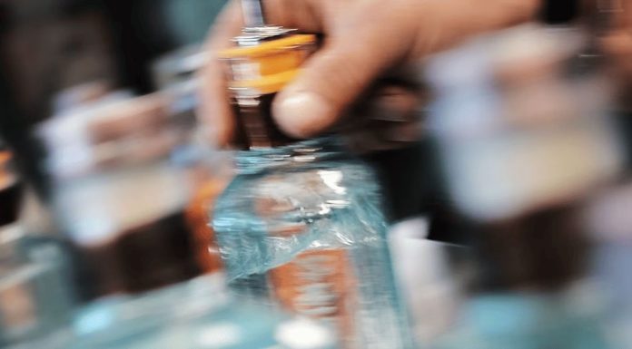 Adulterar bebidas con drogas tendrá un castigo de 4 a 10 años de cárcel