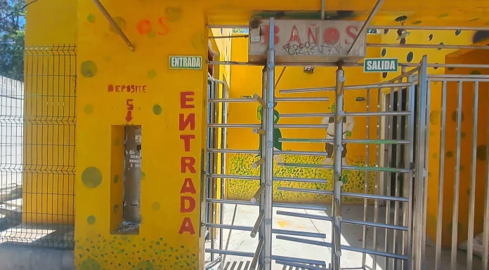 Exhortan a usuarios a cuidar baños públicos de la Laguna