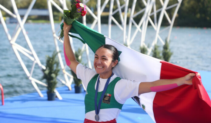 Kenia-Lechuga-consigue-historica-medalla-de-plata-en-el-Mundial-de-remo-770x450