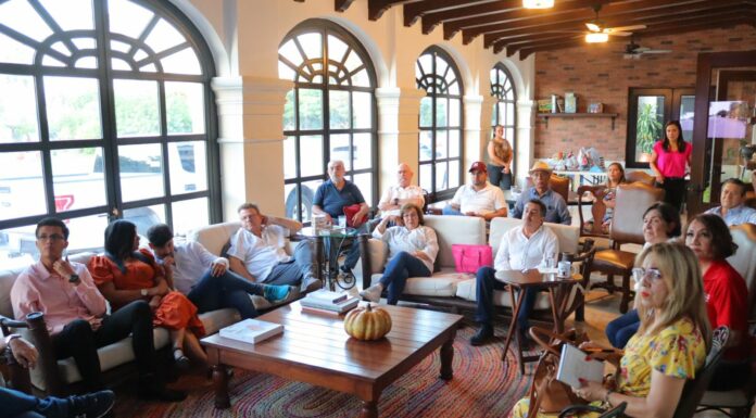 SE REÚNE ALCALDE LAMARQUE CANO CON AGRUPACIÓN DE VECINOS DE CÓCORIT