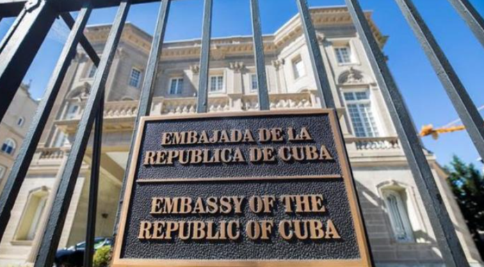 Cuba califica de “terrorista” el ataque a su embajada en Washington