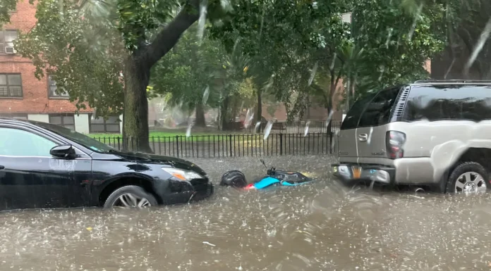 Lluvias inundan Nueva York; declaran estado de emergencia