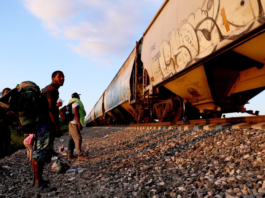 INM contrata servicios de transportación aérea tipo chárter para trasladar migrantes