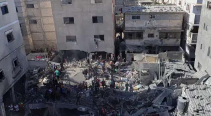 Van 200 muertos en un bombardeo israelí sobre una escuela de la ONU en el norte de Gaza, según Al Yazira