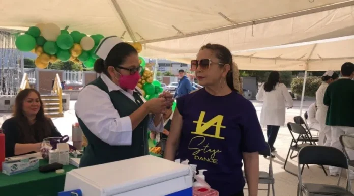 Vacunan en IMSS Cajeme a 800 contra influenza y covid cada día