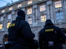 Baja a 14 cifra de muertos por tiroteo en Praga; autor era sospechoso de 3 asesinatos