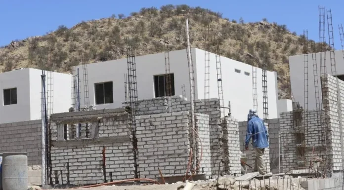 Prevén aumento del 15% en el costo de viviendas por alza en materiales