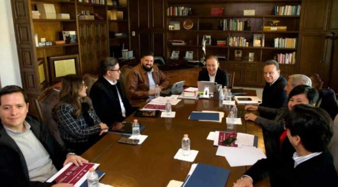 Recibe Alfonso Durazo primer producto para crear red de conectividad con INP y CFE en Sonora
