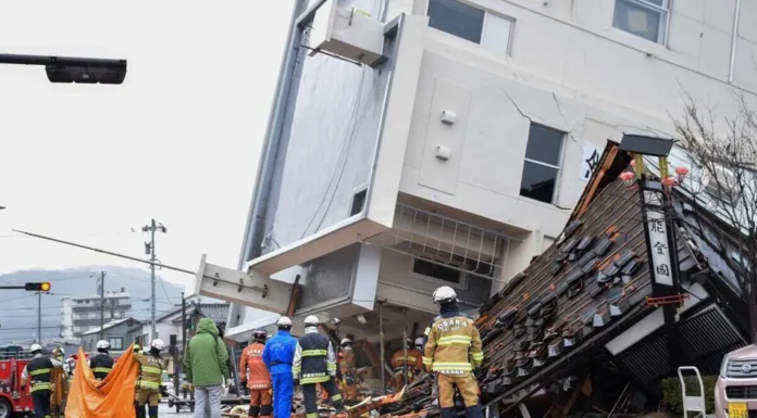 Suman 73 personas muertas tras terremoto en Japón