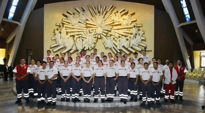 Se gradúan 52 nuevos paramédicos de Cruz Roja, en Técnicos en Urgencias Médicas