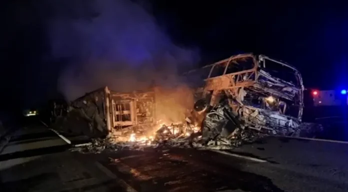 Sube a 22 cifra de muertos por accidente en autopista Mazatlán-Culiacán, Sinaloa