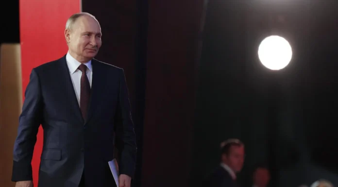 Putin abre su campaña de reelección a la espera del registro del candidato por la paz