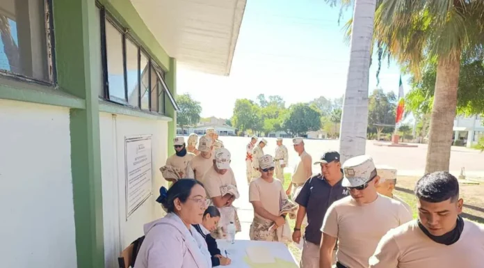 Vacunan a personal militar contra influenza