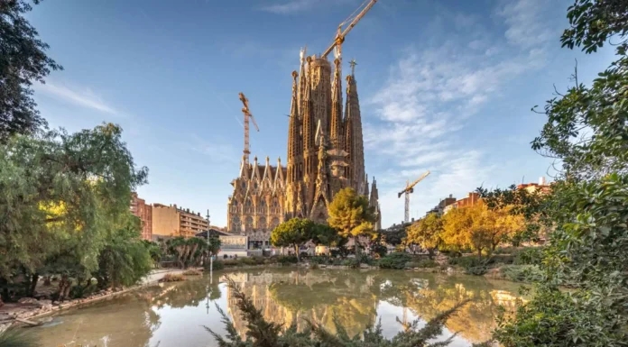 La Sagrada Familia de Barcelona seguirá en obras al menos 10 años más