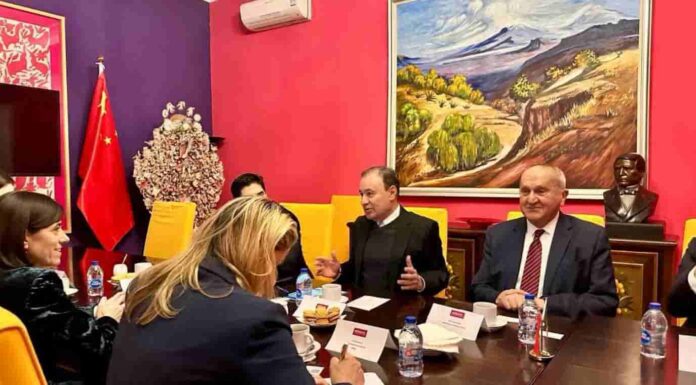 Alfonso Durazo se reúne con directivos de grupos bancarios en China; abordan temas de electromovilidad y energías limpias