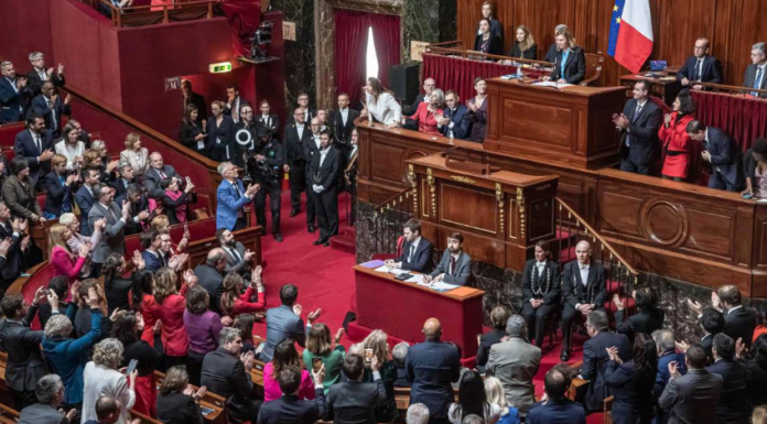 Francia se convierte en el primer país en proteger el derecho al aborto en su constitución