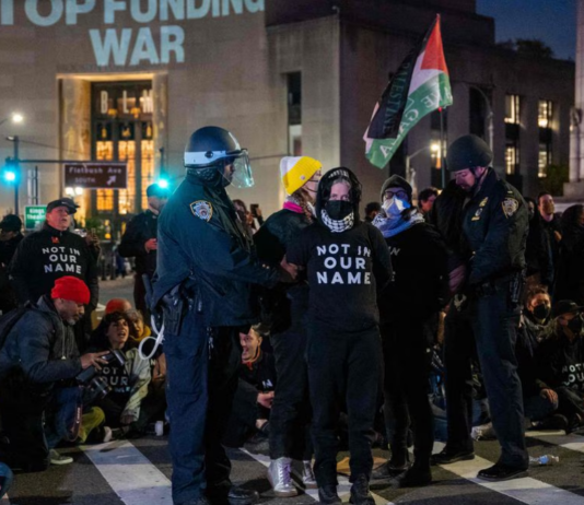 Reportan más de 120 detenidos en universidades de EU por protestas propalestinos