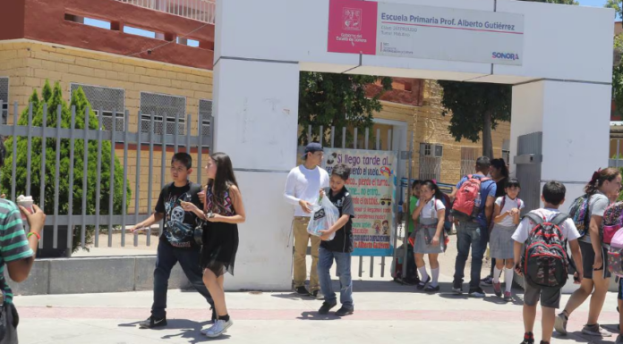 Con eclipse, pero un día normal de clases en Sonora reporta la SEC