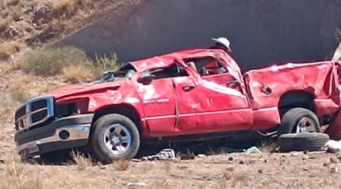 Volcamiento de automóvil en carretera Hermosillo-Guaymas deja una muerta