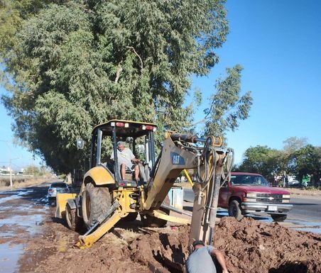 OOMAPASC ATIENDE FUGA EN CALZADA VILLANUEVA