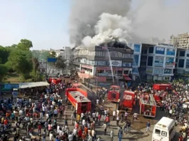 Incendio en una zona de juegos en India deja 16 muertos; la mayoría son niños
