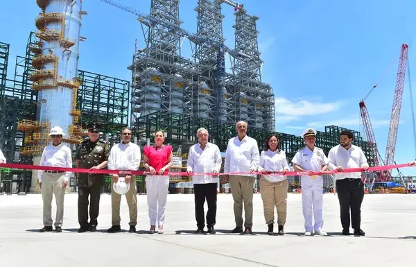 Dos Bocas empezará a producir en junio: López Obrador; hoy inician pruebas en planta de diésel