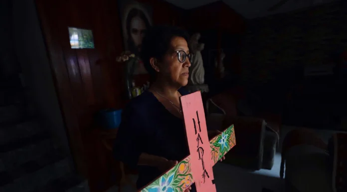 Mamás e hijos de víctimas de feminicidio marcan el Día de las Madres en México