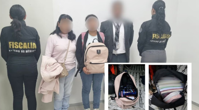 Pasajeros recuperan sus pertenencias tras asalto a combi en Naucalpan