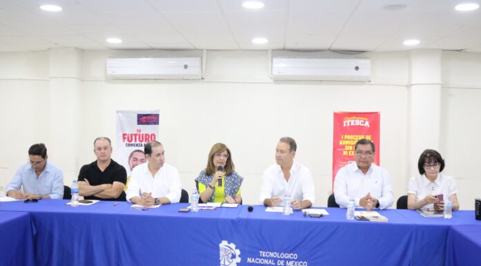 EXPONE ITESCA TEMA DE SEMICONDUCTORES ANTE EMPRESARIOS