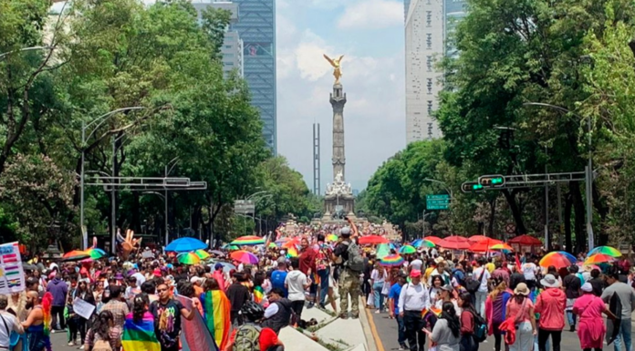 Avanza sobre Reforma la Marcha del Orgullo en CDMX