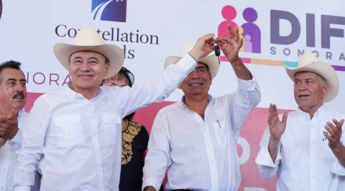 Beneficia Gobernador a productores del Sur con entrega de unidad para el bagazo