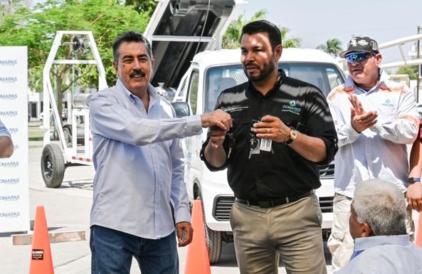 ENTREGA LAMARQUE CANO NUEVOS EQUIPOS DE CUBETEO A OOMAPASC