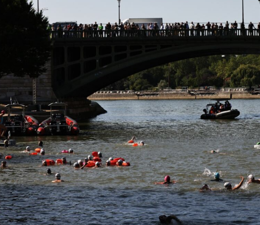 Por segundo día consecutivo cancelan los entrenamientos en el río Sena por la mala calidad del agua