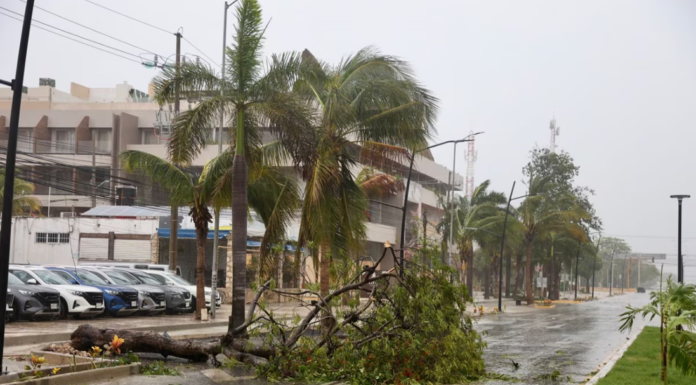 Beryl se debilita a tormenta tropical