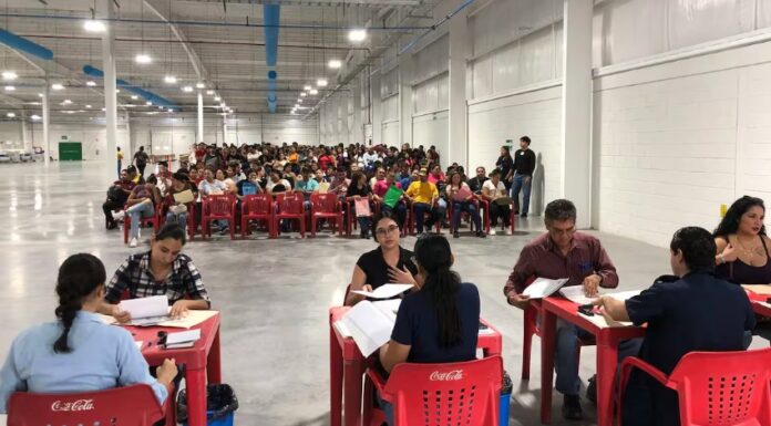 Cientos de cajemenses acuden a feria de empleo