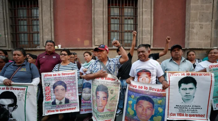 AMLO confirma que padres de normalistas desaparecidos de Ayotzinapa se reunirán con Sheinbaum el 29 de julio