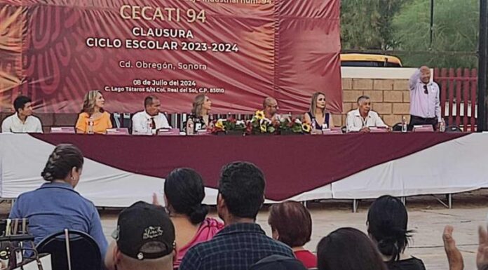 Gradúa ICATSON a estudiantes