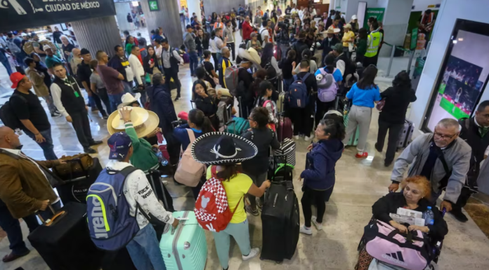 Van 345 vuelos retrasados en el AICM por apagón informático; algunos demoraron hasta 8 horas